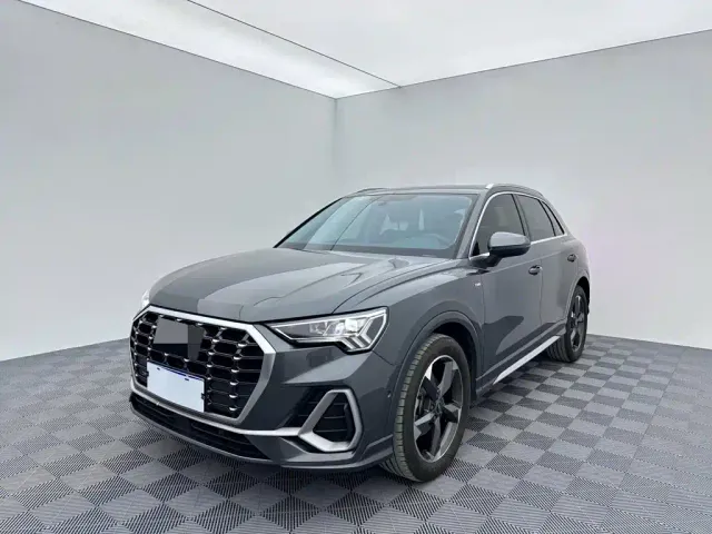 Фотография автомобиля — Audi Q3