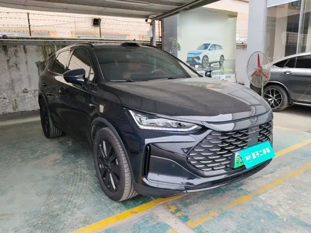BYD Tang — Фото автомобиля 3
