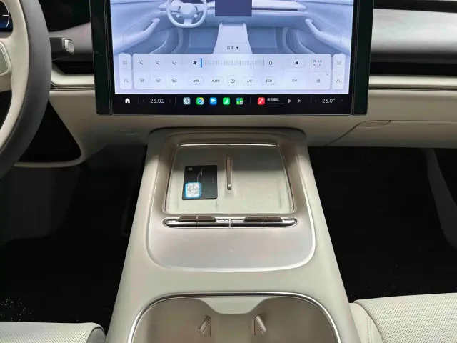 Xiaomi SU7 — Фото автомобиля 9
