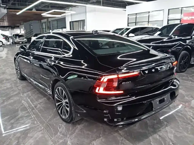 Volvo S90 — Фото автомобиля 4