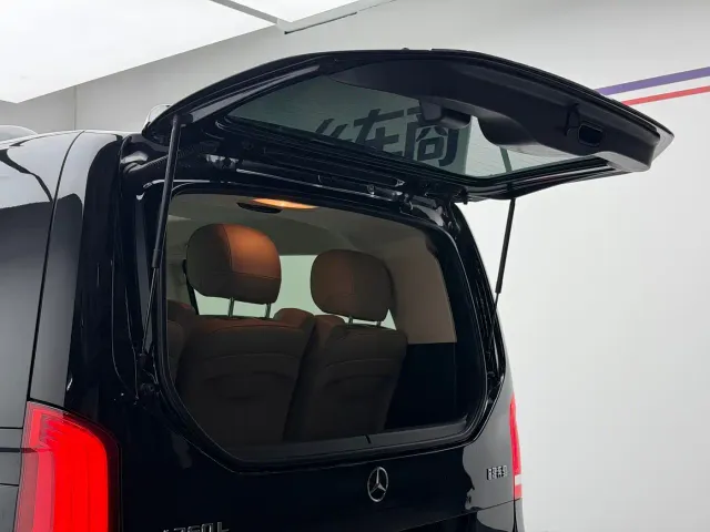 Mercedes-Benz V-Class — Фото автомобиля 27