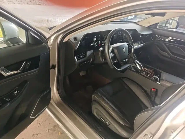 Bestune B70 — Фото автомобиля 15