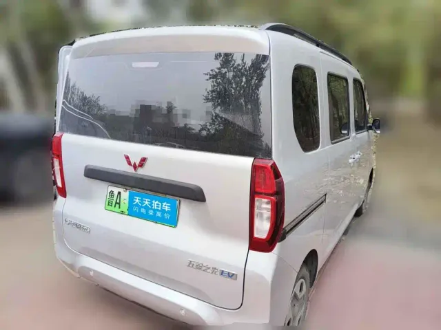 Wuling Zhiguang NEV — Фото автомобиля 2