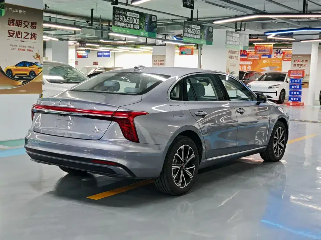 Hongqi H5 PHEV — Фото автомобиля 14