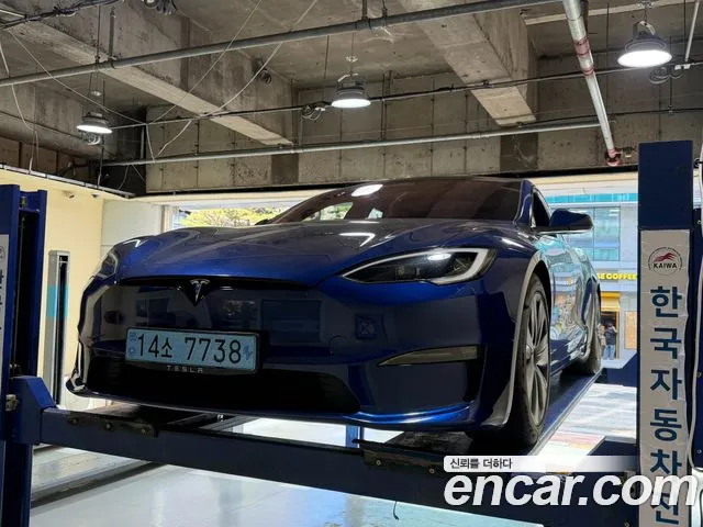 Tesla Model S — Фото автомобиля 14