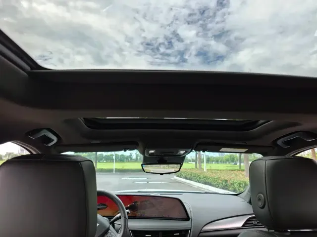 Cadillac CT5 — Фото автомобиля 11