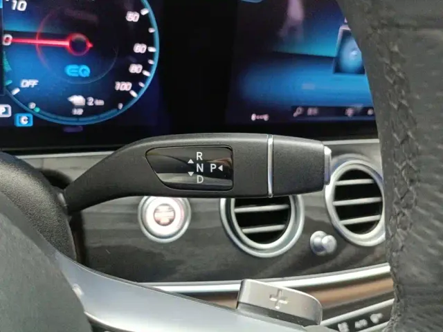 Mercedes-Benz E-Class — Фото автомобиля 16