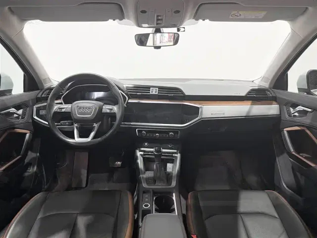 Audi Q3 — Фото автомобиля 11