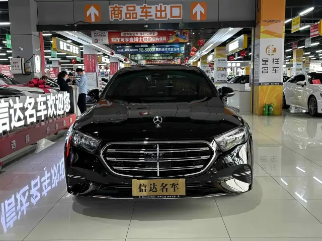 Mercedes-Benz E-Class — Фото автомобиля 2