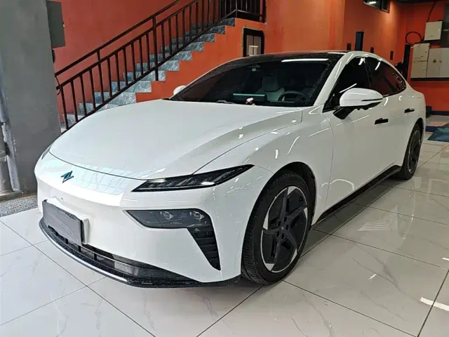 Фотография автомобиля — Dongfeng eπ 007