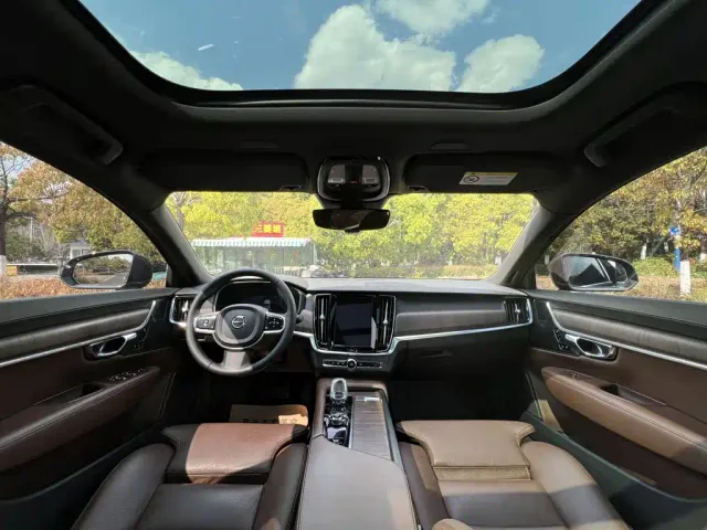 Volvo S90 — Фото автомобиля 12