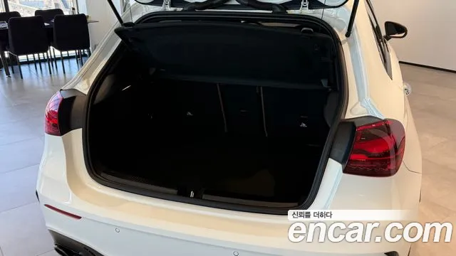 Mercedes-Benz A-Class W177 — Фото автомобиля 10