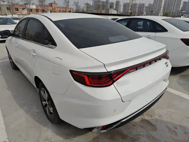 Geely Emgrand L — Фото автомобиля 4