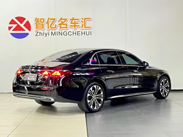Mercedes-Benz E-Class — Фото автомобиля 13