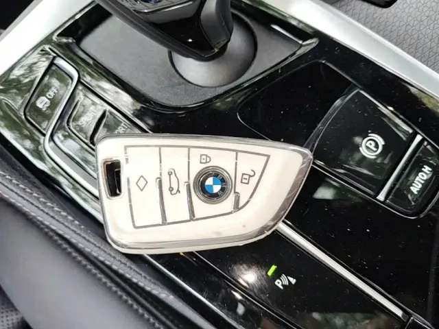 BMW 5 Series — Фото автомобиля 16