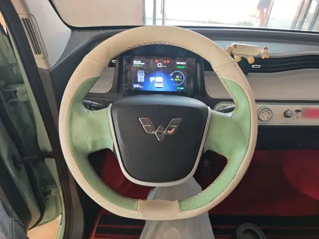 Wuling Hongguang Mini EV — Фото автомобиля 10