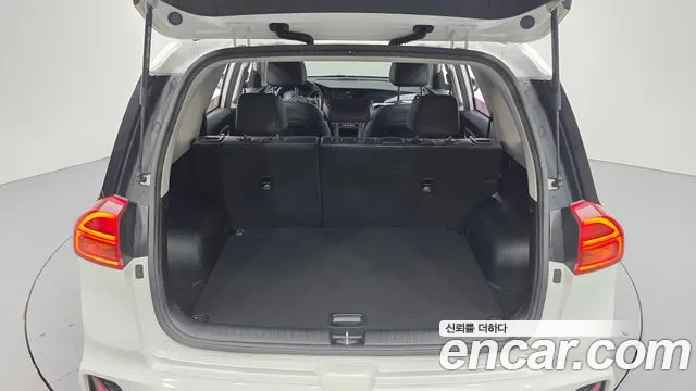 Kia Niro — Фото автомобиля 20