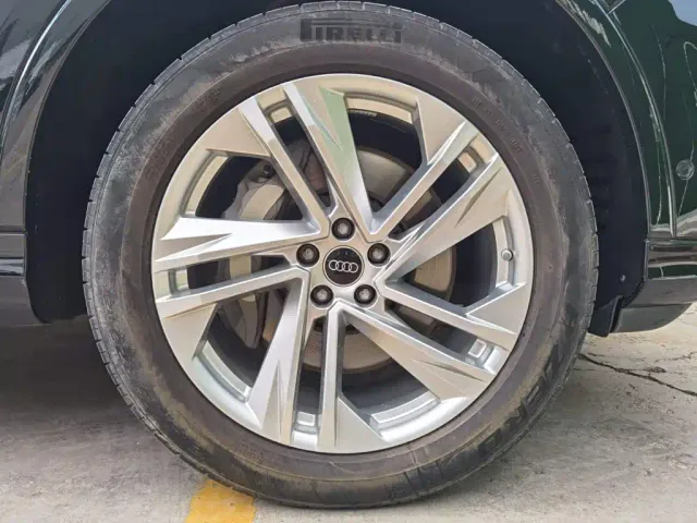 Audi Audi Q7 2023 45 TFSI quattro S line Sport — Фото автомобиля 29