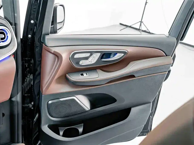 Mercedes-Benz V-Class — Фото автомобиля 15