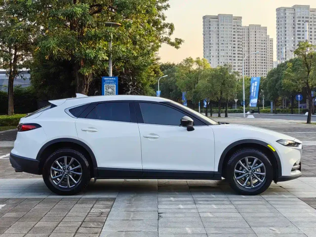 Mazda CX-4 — Фото автомобиля 4