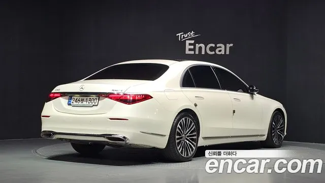 Mercedes-Benz S-Class — Фото автомобиля 2
