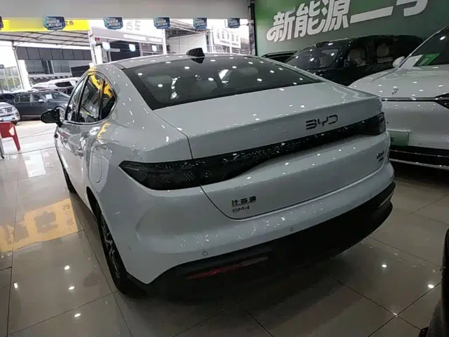 BYD Seal 05 DM-i — Фото автомобиля 4