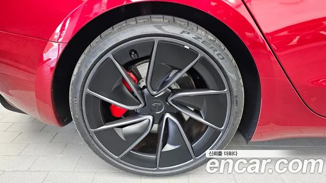 Tesla Model 3 — Фото автомобиля 5