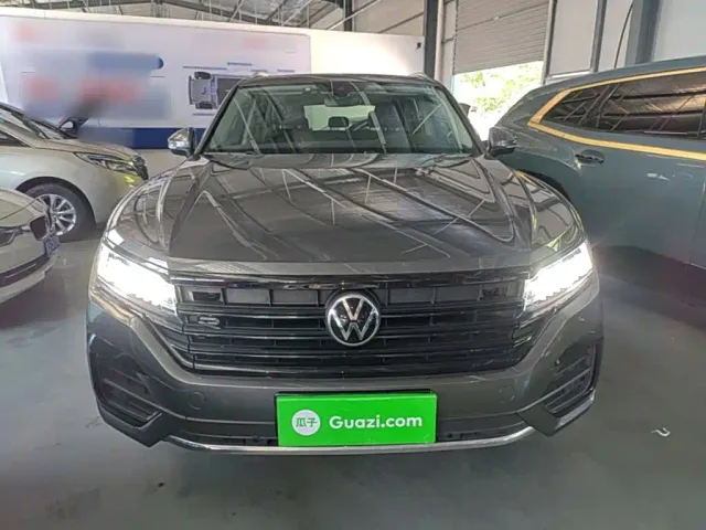 Volkswagen Touareg — Фото автомобиля 2
