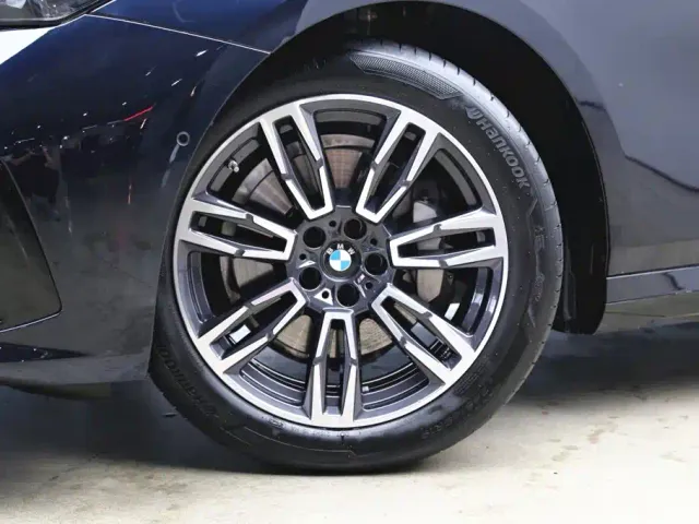 BMW 5 Series — Фото автомобиля 26