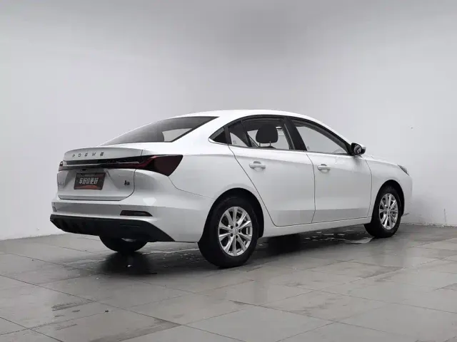 Roewe i5 — Фото автомобиля 2
