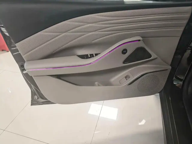 Geely Galaxy Xingyao 8 — Фото автомобиля 11