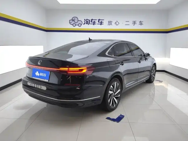 Volkswagen Passat — Фото автомобиля 3
