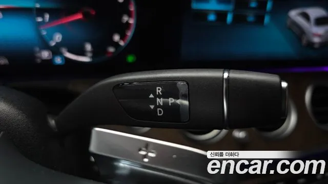 Mercedes-Benz E-Class — Фото автомобиля 9