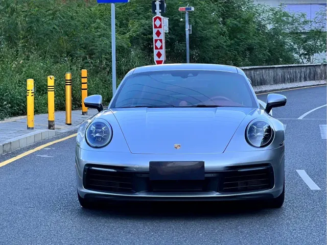Porsche 911 — Фото автомобиля 2