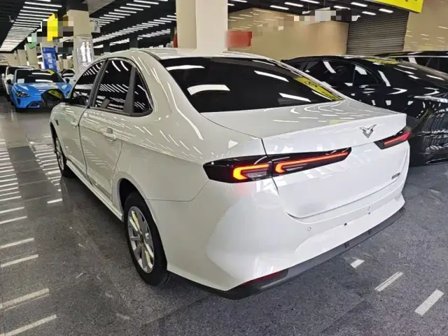 Kaiyi Xuandu EV — Фото автомобиля 4