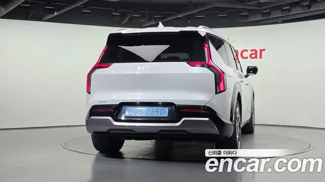 Kia EV9 — Фото автомобиля 4
