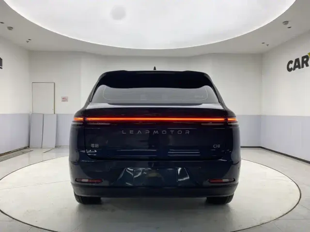 Leapmotor C10 — Фото автомобиля 6