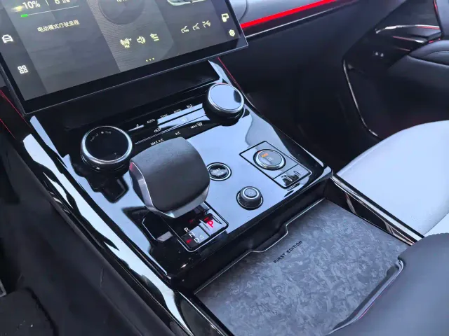 Land Rover Range Rover Sport — Фото автомобиля 13
