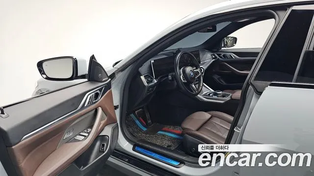 BMW i4 — Фото автомобиля 9