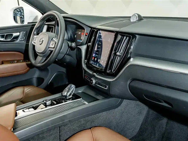 Volvo XC60 — Фото автомобиля 17