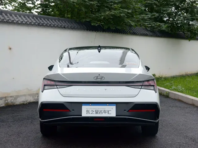 Hyundai Elantra — Фото автомобиля 4