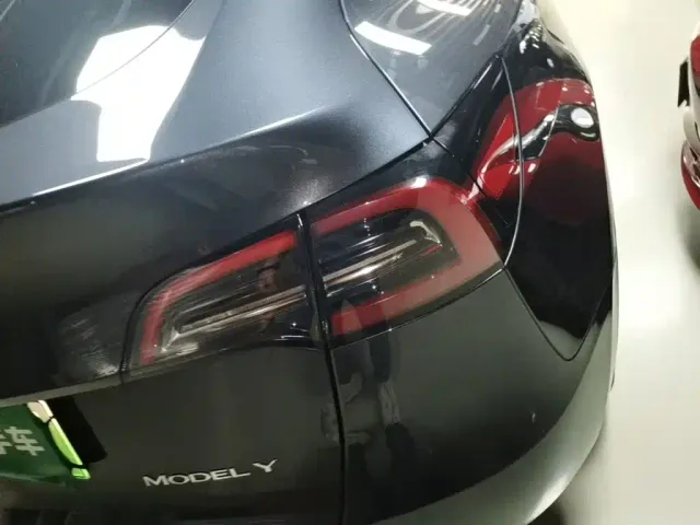 Tesla Model Y — Фото автомобиля 7