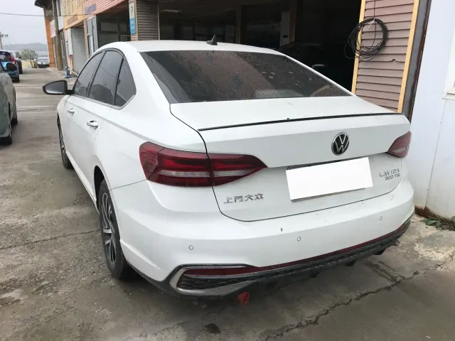 Volkswagen Lavida — Фото автомобиля 4