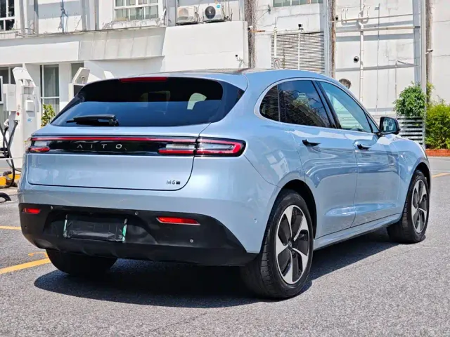Aito M5 — Фото автомобиля 5