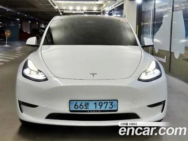 Фотография автомобиля — Tesla Model Y