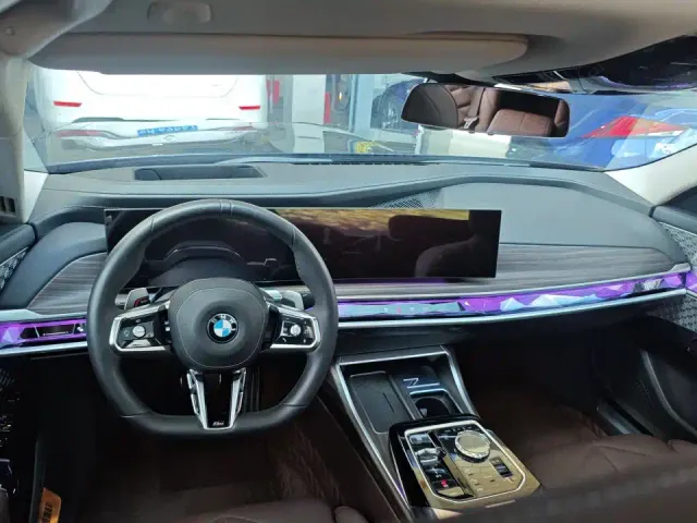 BMW 7 Series — Фото автомобиля 4