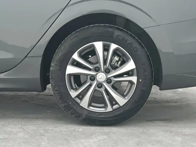 Changan Eado — Фото автомобиля 11
