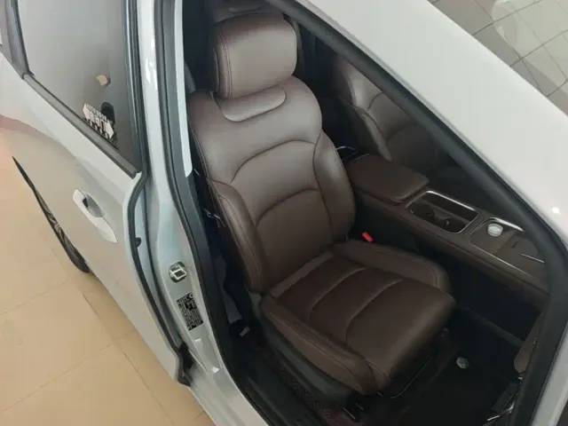 Wuling Motors Xingguang 730 New Energy 2025 Model Plug-in Hybrid Base Version — Фото автомобиля 24