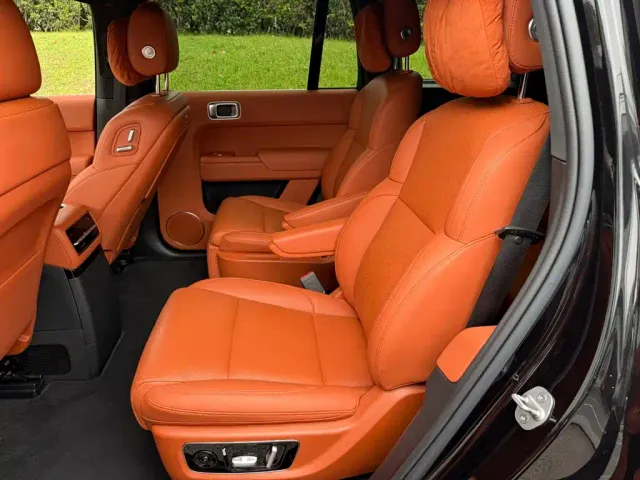 Li Auto L9 — Фото автомобиля 12