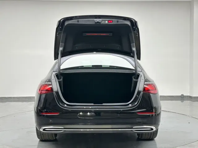 Mercedes-Benz E-Class — Фото автомобиля 27